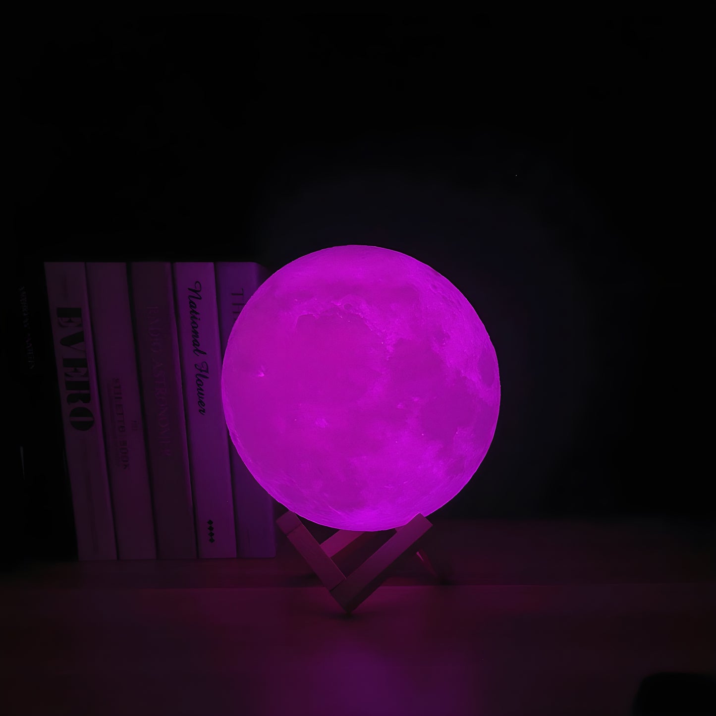 Noor™ Luna Rock - LED Lamp